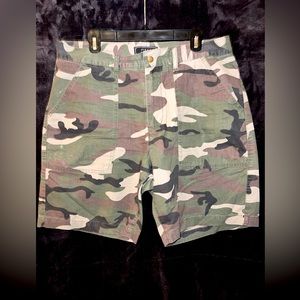 21 MEN: Fatigue Shorts - Size 38